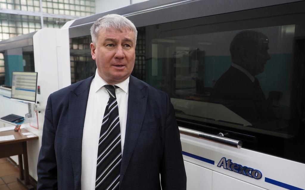 Олег Ромашков возле новой ЦПМ Atexco